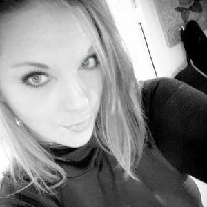 Meet your Posher, Holly